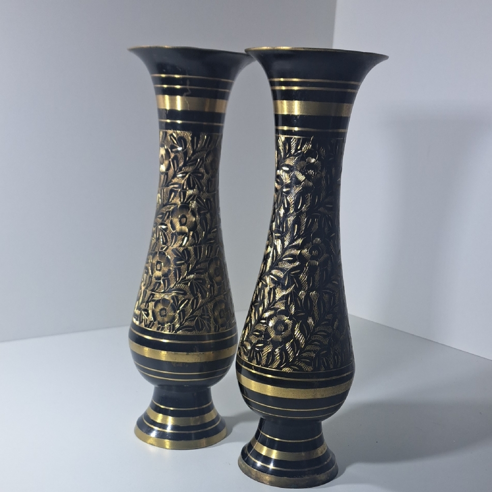 Copper Handmade Floral Pattern Black and Gold Vase Made in India